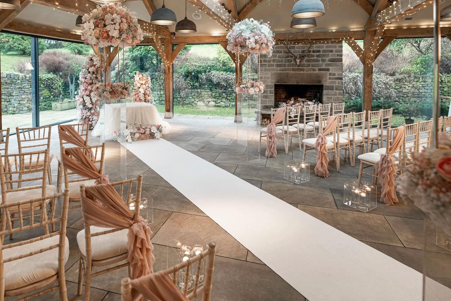 Floral arrangements by Joyous Moments